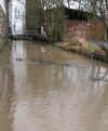 hochwasser-301202-2-a.jpg (107480 Byte)